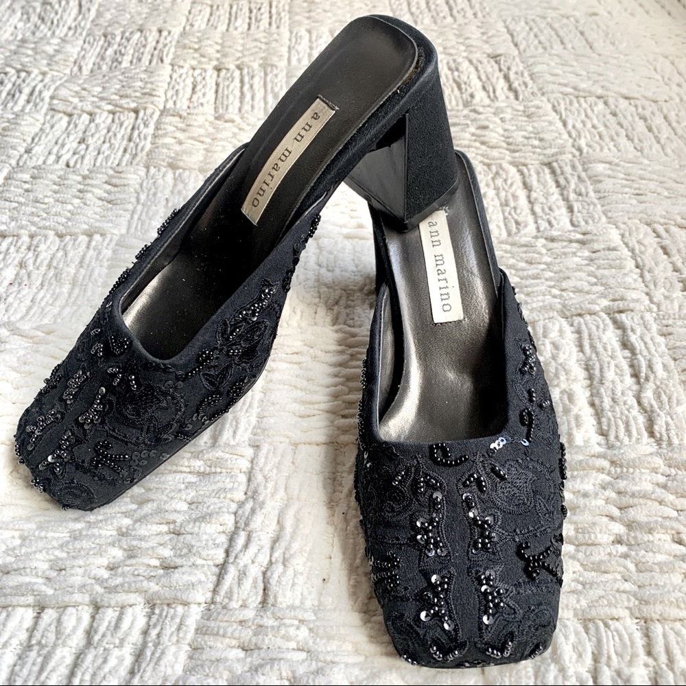 TRENDING VINTAGE Beaded Ann Marino Kitten Block Heel